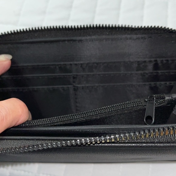 🔥🔥🔥Rampage Black Fabric w/Vegan Leather Accents Wallet w/4 Interior Sections - Picture 5 of 7